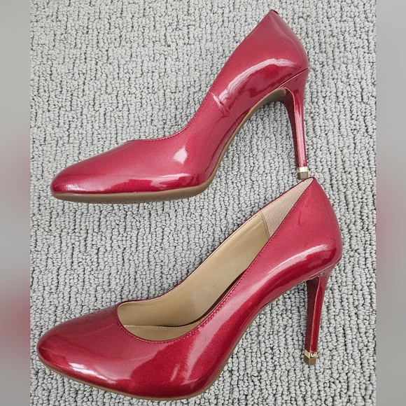 Michael Kors Ashby Flex Pump Size 7M in Cherry - Picture 5 of 9